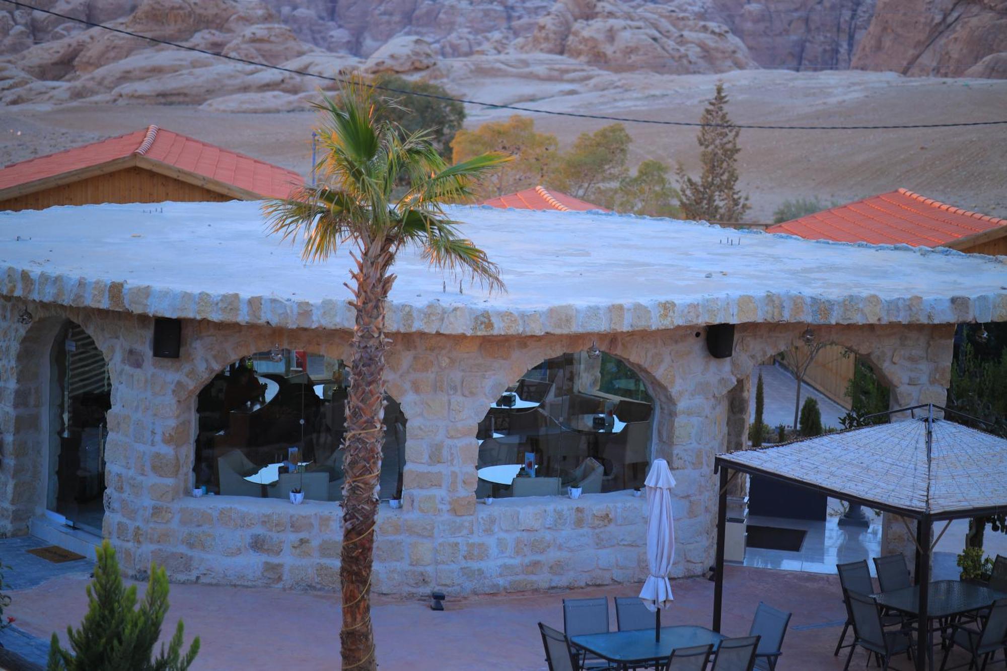 Petra Seasons Luxury Resort Al Hayy Екстериор снимка