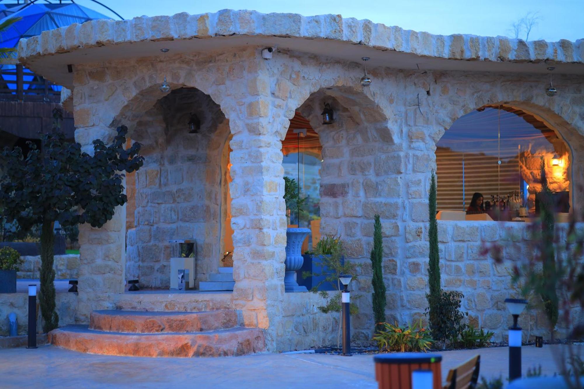 Petra Seasons Luxury Resort Al Hayy Екстериор снимка
